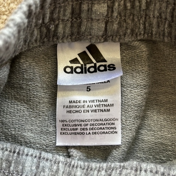 Adidas Size Kids 5 Shorts - Picture 3 of 3